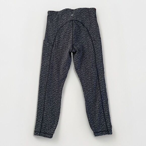 Athleta Stash Capri Black Gray Pixel SIZE SMALL Leggings Side & Back Pockets - Picture 6 of 11